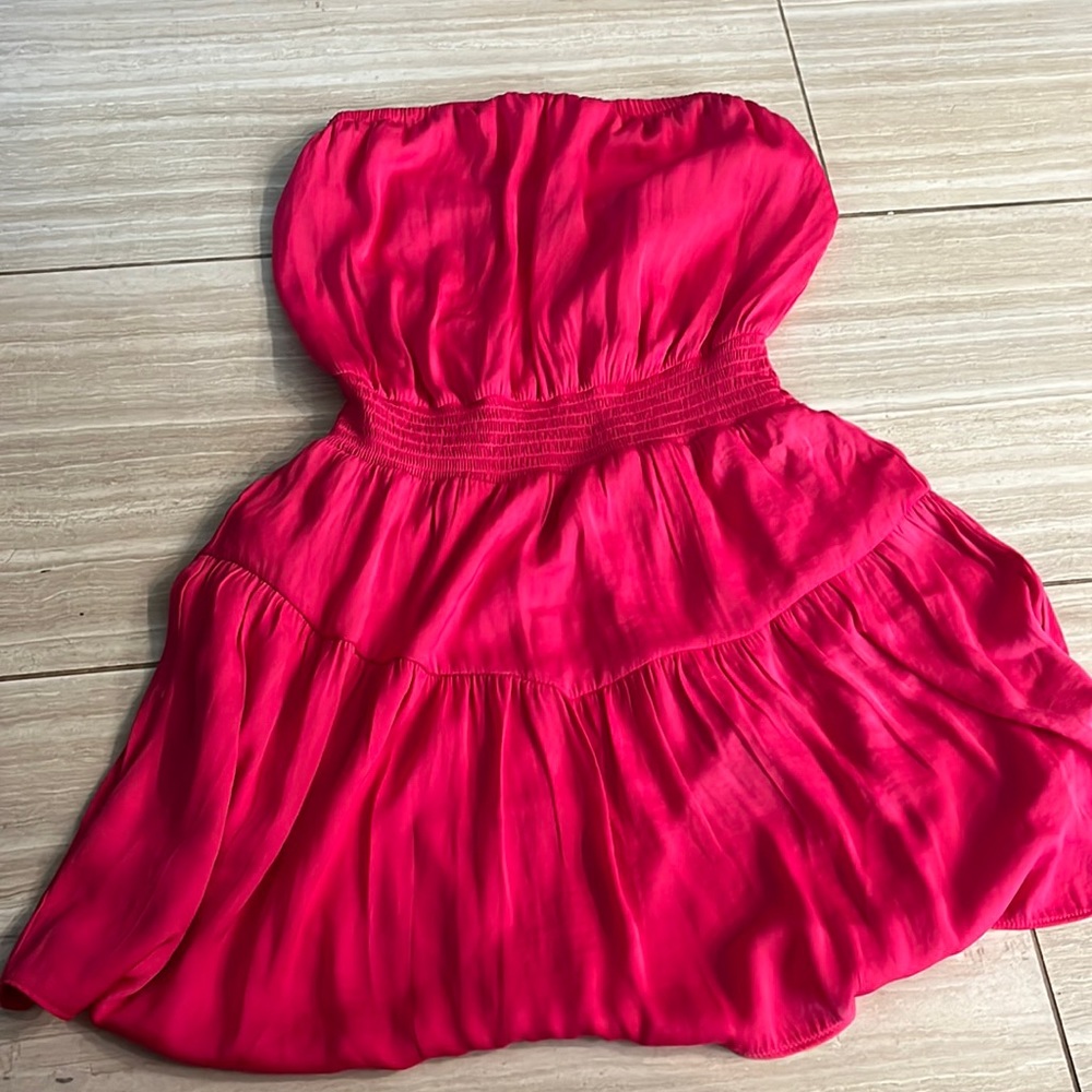 Beautiful fuchsia dress. Sleeveless.